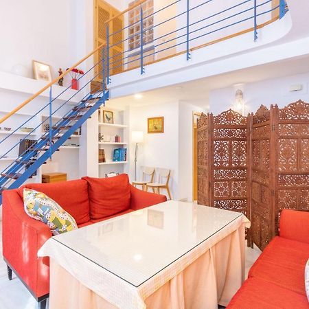 Goles Courtyard With Parking By Valcambre Apartment Sevilla Bagian luar foto