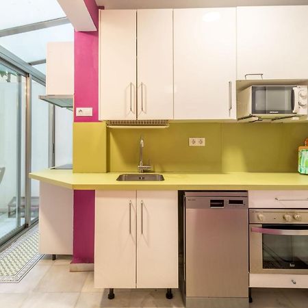 Goles Courtyard With Parking By Valcambre Apartment Sevilla Bagian luar foto